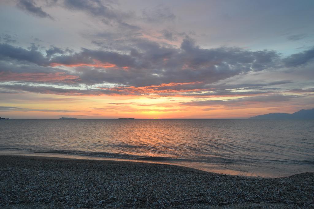 Liberty'S Studios Almiros Beach Zimmer foto